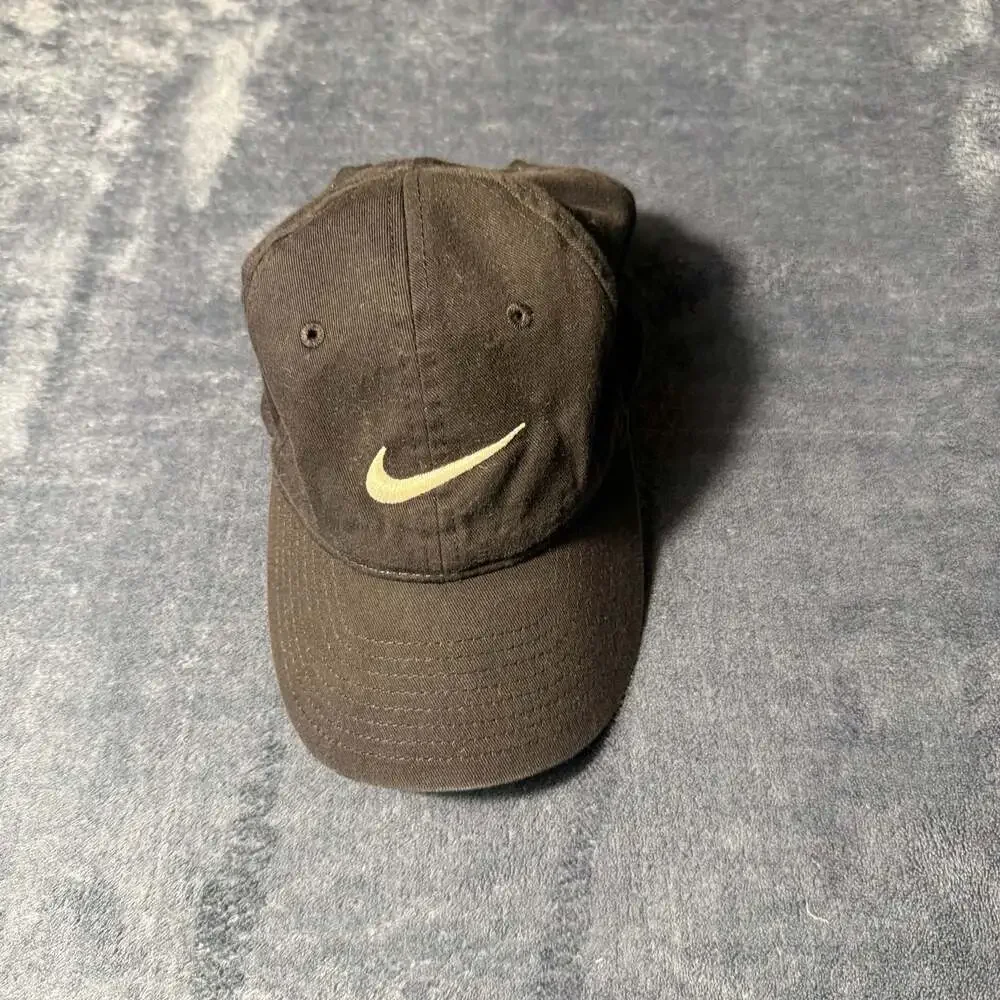 Nike Youth Kids Adjustable Black Strapback Baseball Cap with Embroidered Swoosh